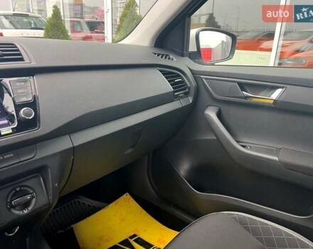 Белый Шкода Фабия, объемом двигателя 1 л и пробегом 70 тыс. км за 12500 $, фото 32 на Automoto.ua