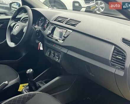 Белый Шкода Фабия, объемом двигателя 1 л и пробегом 70 тыс. км за 12500 $, фото 47 на Automoto.ua