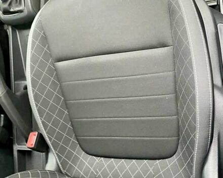 Белый Шкода Фабия, объемом двигателя 1 л и пробегом 65 тыс. км за 12500 $, фото 49 на Automoto.ua