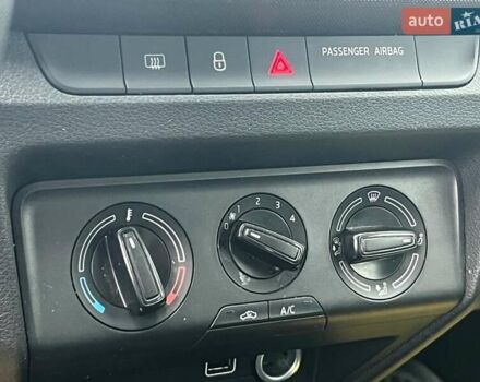 Белый Шкода Фабия, объемом двигателя 1 л и пробегом 70 тыс. км за 12500 $, фото 29 на Automoto.ua