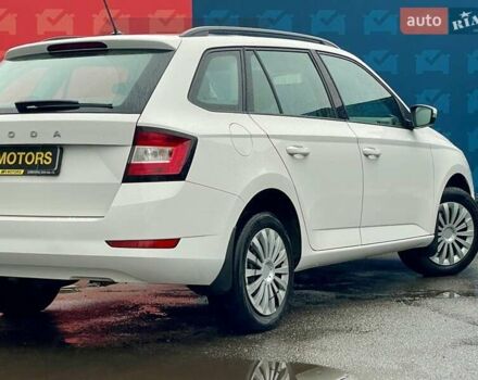 Белый Шкода Фабия, объемом двигателя 1 л и пробегом 65 тыс. км за 12500 $, фото 19 на Automoto.ua