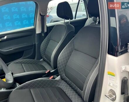 Белый Шкода Фабия, объемом двигателя 1 л и пробегом 61 тыс. км за 11000 $, фото 35 на Automoto.ua