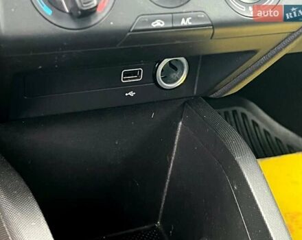 Белый Шкода Фабия, объемом двигателя 1 л и пробегом 70 тыс. км за 12500 $, фото 30 на Automoto.ua