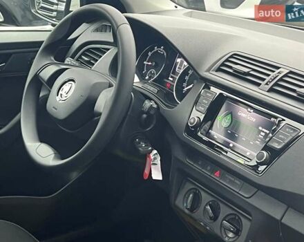 Белый Шкода Фабия, объемом двигателя 1 л и пробегом 70 тыс. км за 12500 $, фото 48 на Automoto.ua