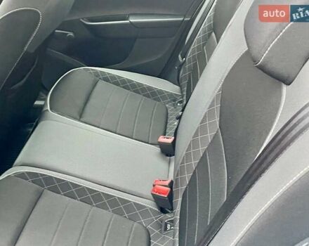 Белый Шкода Фабия, объемом двигателя 1 л и пробегом 65 тыс. км за 12500 $, фото 44 на Automoto.ua