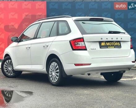 Белый Шкода Фабия, объемом двигателя 1 л и пробегом 70 тыс. км за 12500 $, фото 1 на Automoto.ua
