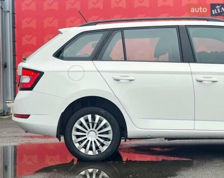 Белый Шкода Фабия, объемом двигателя 1 л и пробегом 70 тыс. км за 12500 $, фото 12 на Automoto.ua