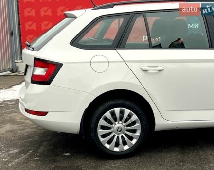 Белый Шкода Фабия, объемом двигателя 1 л и пробегом 61 тыс. км за 11000 $, фото 16 на Automoto.ua