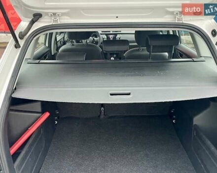 Белый Шкода Фабия, объемом двигателя 1 л и пробегом 65 тыс. км за 12500 $, фото 45 на Automoto.ua