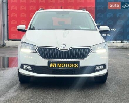 Белый Шкода Фабия, объемом двигателя 1 л и пробегом 70 тыс. км за 12500 $, фото 4 на Automoto.ua