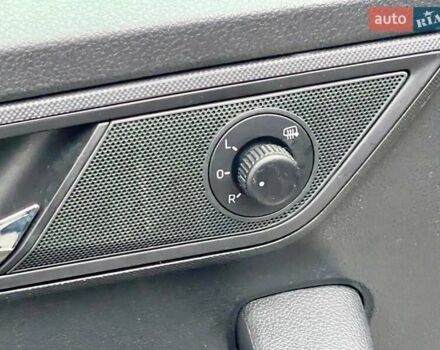 Белый Шкода Фабия, объемом двигателя 1 л и пробегом 65 тыс. км за 12500 $, фото 40 на Automoto.ua