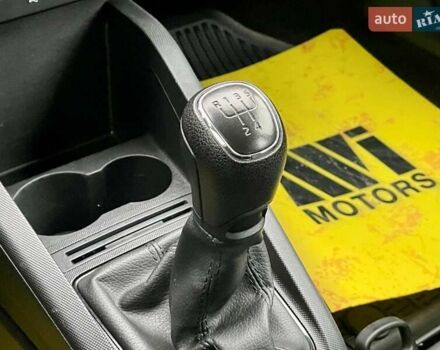 Белый Шкода Фабия, объемом двигателя 1 л и пробегом 65 тыс. км за 12500 $, фото 39 на Automoto.ua