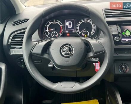 Белый Шкода Фабия, объемом двигателя 1 л и пробегом 70 тыс. км за 12500 $, фото 42 на Automoto.ua