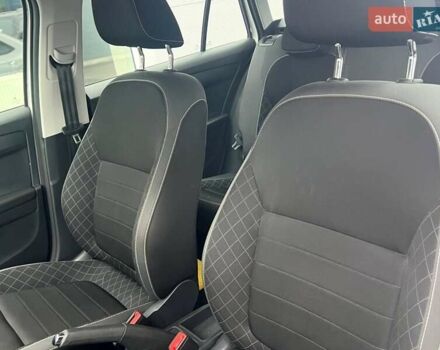 Белый Шкода Фабия, объемом двигателя 1 л и пробегом 70 тыс. км за 12500 $, фото 20 на Automoto.ua