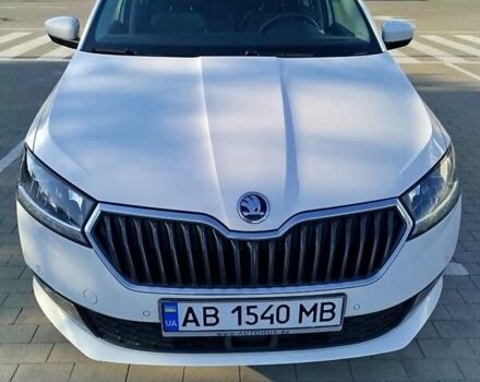 Белый Шкода Фабия, объемом двигателя 1 л и пробегом 145 тыс. км за 16500 $, фото 1 на Automoto.ua