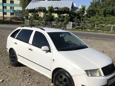 Білий Шкода Фабія, об'ємом двигуна 1.4 л та пробігом 252 тис. км за 1250 $, фото 1 на Automoto.ua