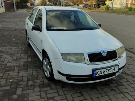 Белый Шкода Фабия, объемом двигателя 1.4 л и пробегом 291 тыс. км за 3800 $, фото 1 на Automoto.ua