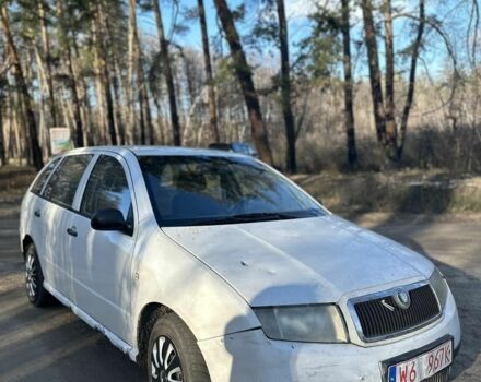 Білий Шкода Фабія, об'ємом двигуна 1.4 л та пробігом 333 тис. км за 1350 $, фото 1 на Automoto.ua