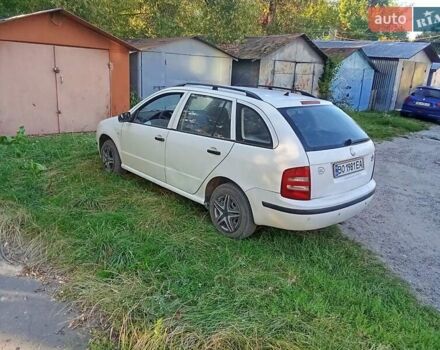 Білий Шкода Фабія, об'ємом двигуна 1.2 л та пробігом 275 тис. км за 1950 $, фото 1 на Automoto.ua