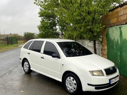 Белый Шкода Фабия, объемом двигателя 1.2 л и пробегом 235 тыс. км за 2900 $, фото 1 на Automoto.ua