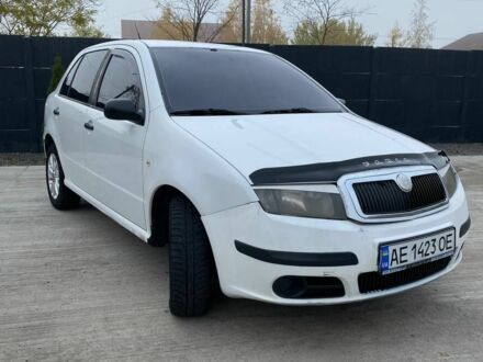 Шкода Фабия 2005 в Пятихатках на Automoto.ua Белый Шкода Фабия, объемом двигателя 1.2 л и пробегом 220 тыс. км за 2500 $, фото 1 на Automoto.ua