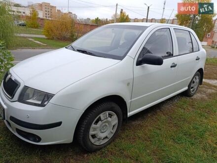 Шкода Фабия 2005 в Полтаве на Automoto.ua Белый Шкода Фабия, объемом двигателя 1.2 л и пробегом 236 тыс. км за 2500 $, фото 1 на Automoto.ua