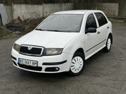 Белый Шкода Фабия, объемом двигателя 1.2 л и пробегом 685 тыс. км за 2375 $, фото 1 на Automoto.ua