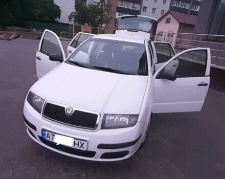 Белый Шкода Фабия, объемом двигателя 1.4 л и пробегом 450 тыс. км за 3800 $, фото 1 на Automoto.ua