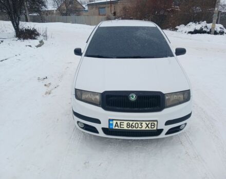 Белый Шкода Фабия, объемом двигателя 1.2 л и пробегом 1000 тыс. км за 3500 $, фото 1 на Automoto.ua