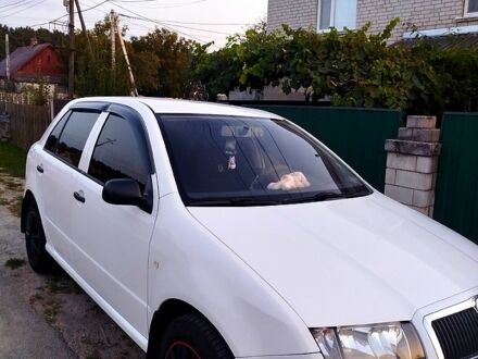 Белый Шкода Фабия, объемом двигателя 1.2 л и пробегом 245 тыс. км за 3000 $, фото 1 на Automoto.ua