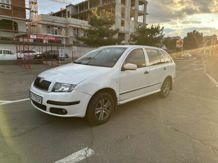 Белый Шкода Фабия, объемом двигателя 1.4 л и пробегом 245 тыс. км за 3500 $, фото 1 на Automoto.ua