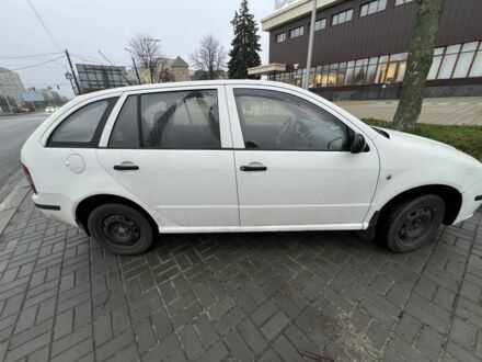 Білий Шкода Фабія, об'ємом двигуна 1.2 л та пробігом 500 тис. км за 3500 $, фото 1 на Automoto.ua