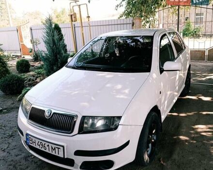 Белый Шкода Фабия, объемом двигателя 1.2 л и пробегом 275 тыс. км за 3700 $, фото 1 на Automoto.ua