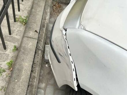 Білий Шкода Фабія, об'ємом двигуна 1.2 л та пробігом 185 тис. км за 2500 $, фото 1 на Automoto.ua