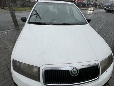 Білий Шкода Фабія, об'ємом двигуна 1.2 л та пробігом 500 тис. км за 3500 $, фото 1 на Automoto.ua