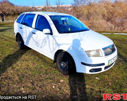 Белый Шкода Фабия, объемом двигателя 1.2 л и пробегом 160 тыс. км за 3500 $, фото 1 на Automoto.ua
