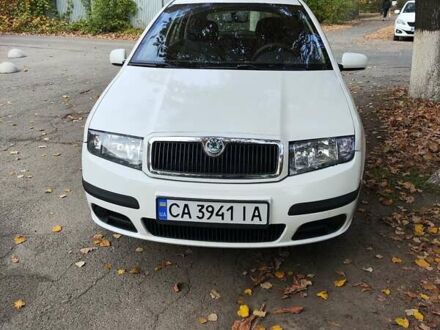 Шкода Фабія 2007 у Изюме на Automoto.ua Білий Шкода Фабія, об'ємом двигуна 1.39 л та пробігом 300 тис. км за 3500 $, фото 1 на Automoto.ua