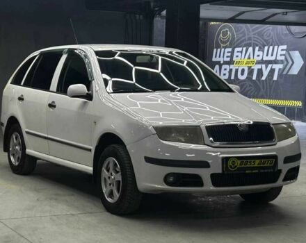 Белый Шкода Фабия, объемом двигателя 1.4 л и пробегом 293 тыс. км за 4700 $, фото 1 на Automoto.ua