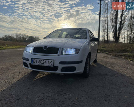 Білий Шкода Фабія, об'ємом двигуна 1.42 л та пробігом 216 тис. км за 4250 $, фото 1 на Automoto.ua