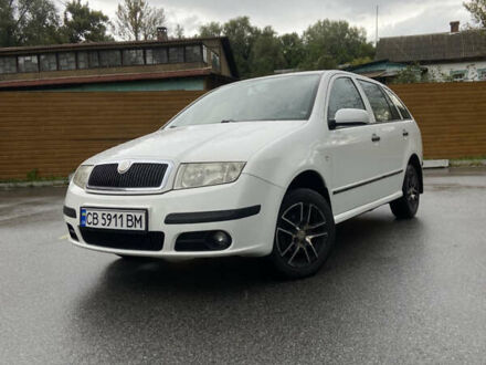 Шкода Фабия 2007 в Чернигове на Automoto.ua Белый Шкода Фабия, объемом двигателя 1.2 л и пробегом 169 тыс. км за 3800 $, фото 1 на Automoto.ua