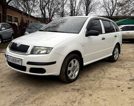 Белый Шкода Фабия, объемом двигателя 1.2 л и пробегом 213 тыс. км за 3500 $, фото 1 на Automoto.ua
