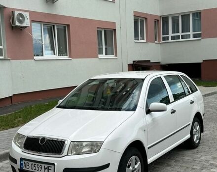 Белый Шкода Фабия, объемом двигателя 1.39 л и пробегом 200 тыс. км за 3550 $, фото 1 на Automoto.ua