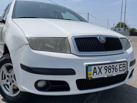 Шкода Фабия 2007 в Черновцах на Automoto.ua Белый Шкода Фабия, объемом двигателя 1.39 л и пробегом 287 тыс. км за 4700 $, фото 1 на Automoto.ua