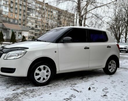 Белый Шкода Фабия, объемом двигателя 1.2 л и пробегом 140 тыс. км за 4500 $, фото 1 на Automoto.ua