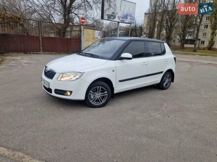 Білий Шкода Фабія, об'ємом двигуна 1.4 л та пробігом 193 тис. км за 5700 $, фото 1 на Automoto.ua