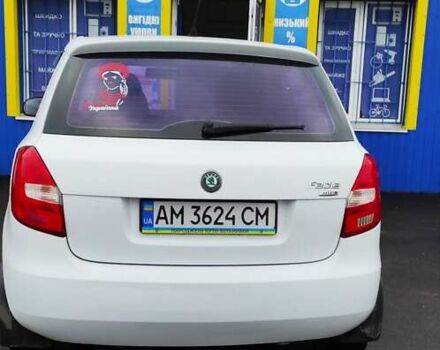 Белый Шкода Фабия, объемом двигателя 1.2 л и пробегом 232 тыс. км за 4000 $, фото 1 на Automoto.ua