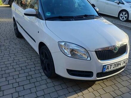 Шкода Фабия 2008 в Калуше на Automoto.ua Белый Шкода Фабия, объемом двигателя 1.6 л и пробегом 211 тыс. км за 6600 $, фото 1 на Automoto.ua