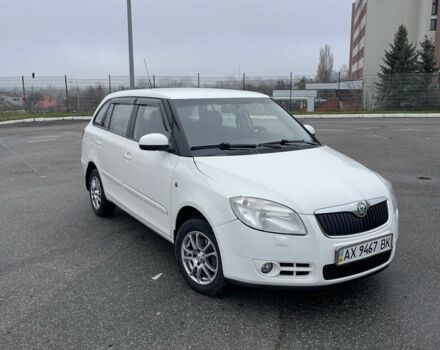 Белый Шкода Фабия, объемом двигателя 1.4 л и пробегом 178 тыс. км за 5500 $, фото 1 на Automoto.ua
