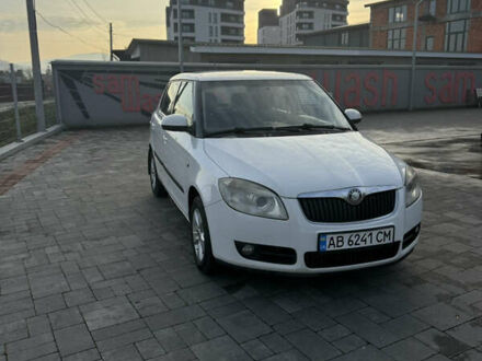 Белый Шкода Фабия, объемом двигателя 1.6 л и пробегом 244 тыс. км за 5400 $, фото 1 на Automoto.ua
