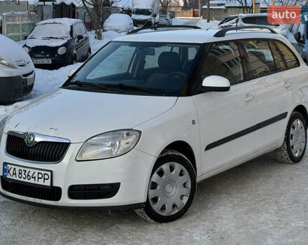 Белый Шкода Фабия, объемом двигателя 1.6 л и пробегом 239 тыс. км за 4750 $, фото 1 на Automoto.ua